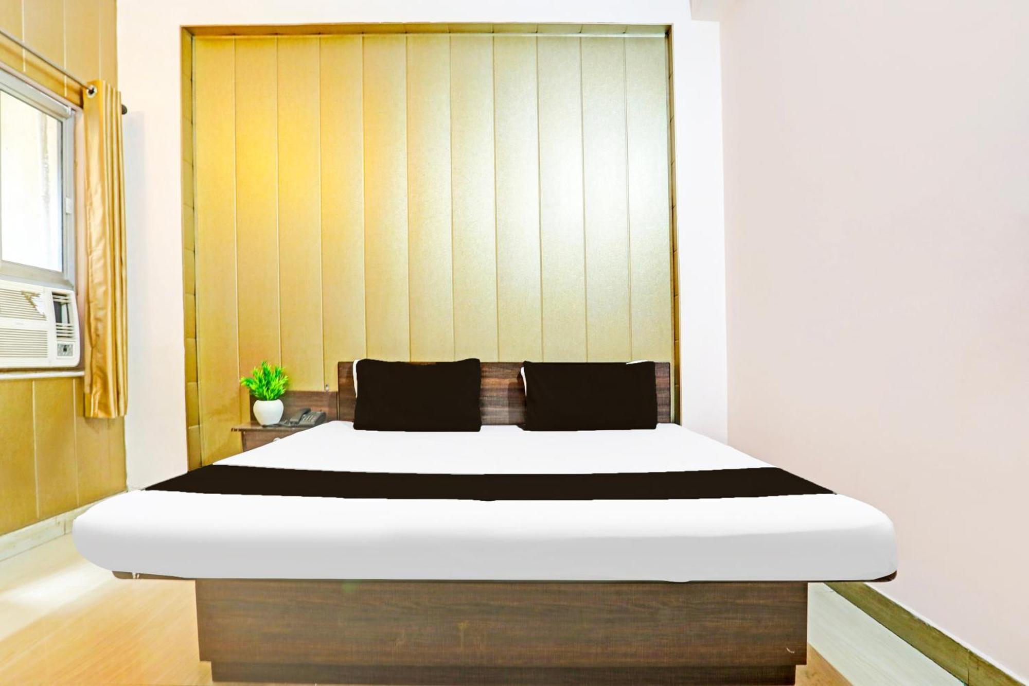 Hotel O Arvi Guest House Varanasi Exterior photo